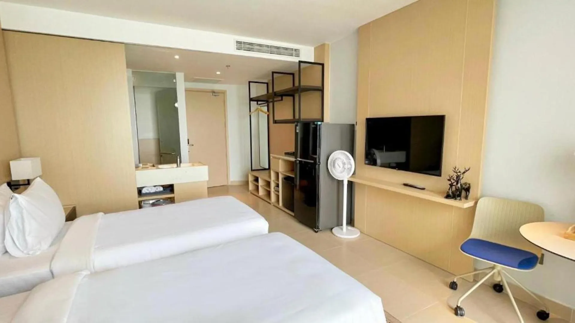 Beach Front & Ocean View Apartments Cam Ranh By Tuyen Hospitality Hotel