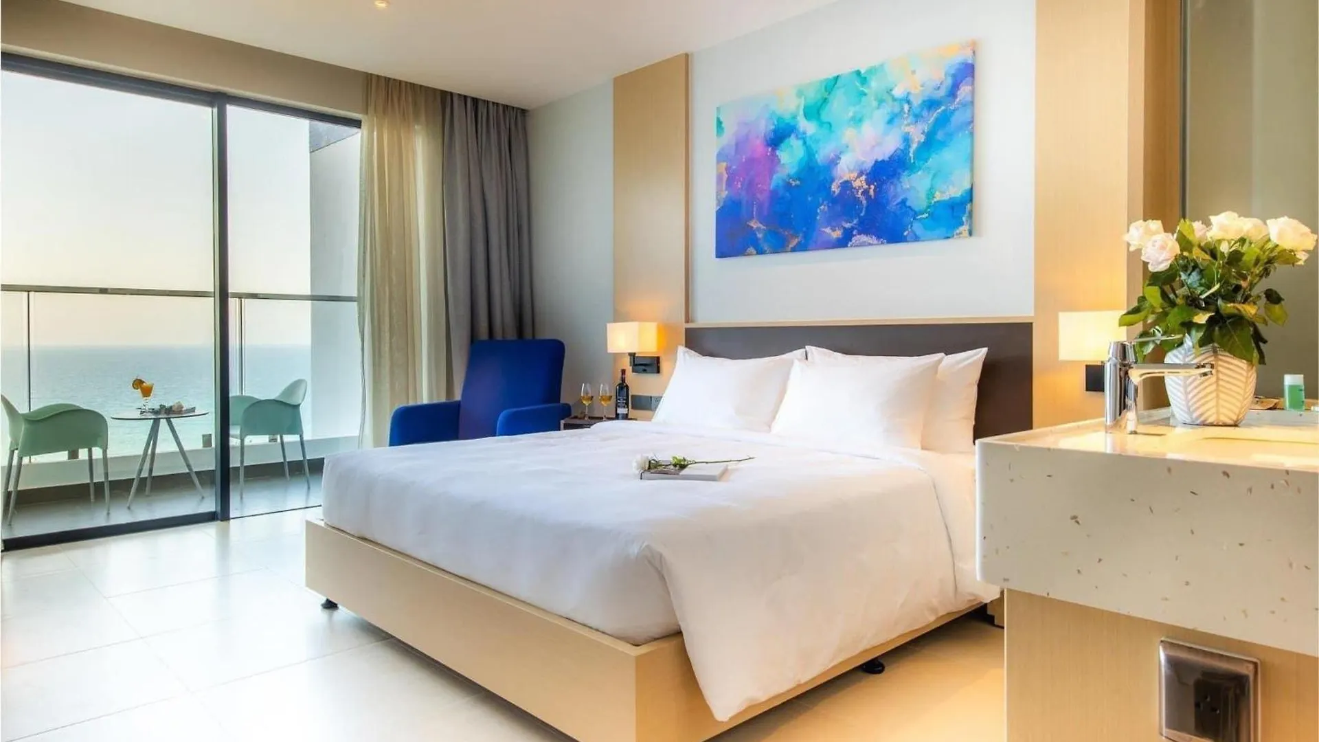 Hotel Beach Front & Ocean View Apartments Cam Ranh By Tuyen Hospitality