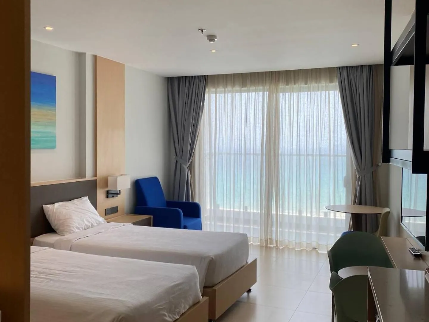 Beach Front & Ocean View Apartments Cam Ranh By Tuyen Hospitality